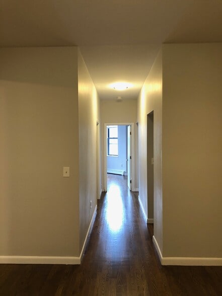 Building Photo - 17 Stearns Rd