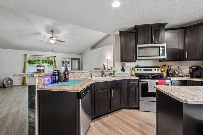 Building Photo - 87096 Farnsworth Ln