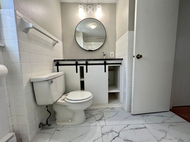 Building Photo - 713 S 2nd St