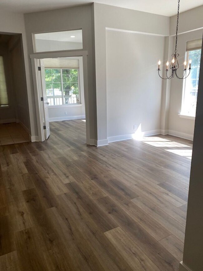 Building Photo - Sweet, perfect 10 located in Caughlin Ranc...