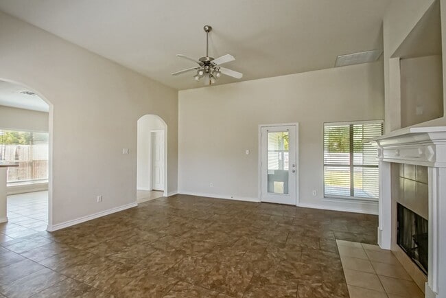 Building Photo - 26267 Avoyelles Ave