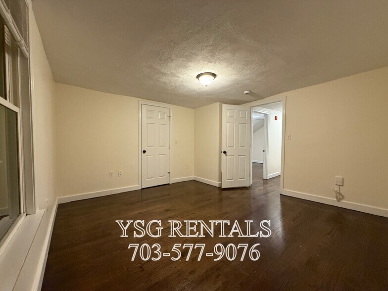 Building Photo - 19 Lambert Ave