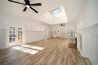 Building Photo - 1175 Glenneyre St