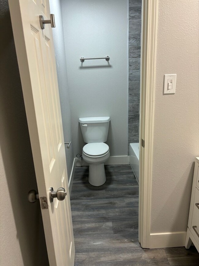 Building Photo - Three Bedroom/Two Bath Home