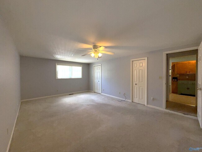 Building Photo - 743 W Arbor Dr NW