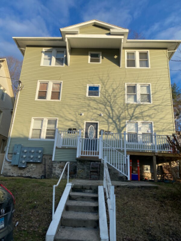 Building Photo - 14 N Spring St