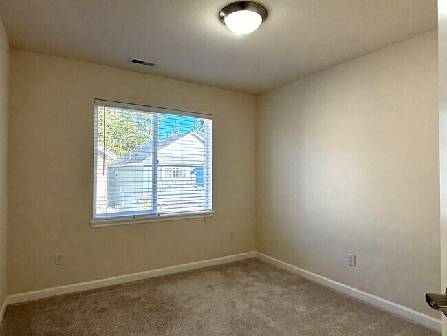 Building Photo - 3621 156th Pl SE