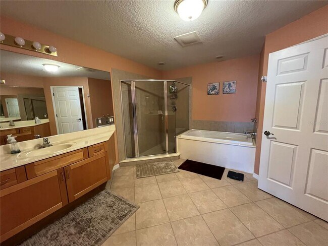 Building Photo - 1188 N Tamiami Trl