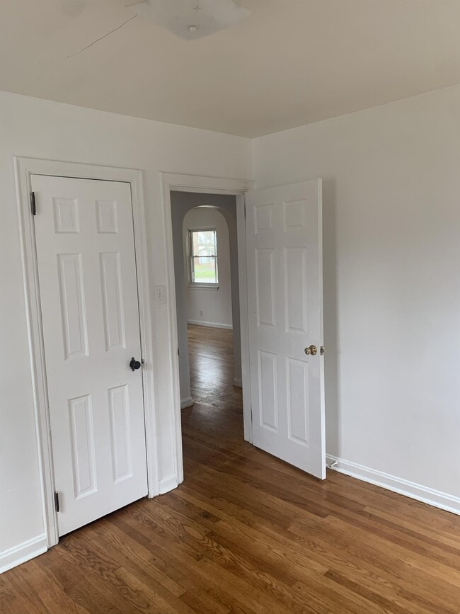 Building Photo - 131 Forest-Park Dr