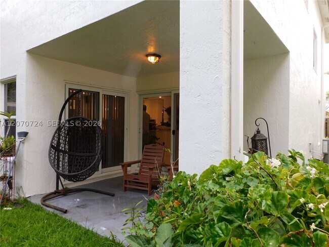 Building Photo - 14271 SW 150th Ave