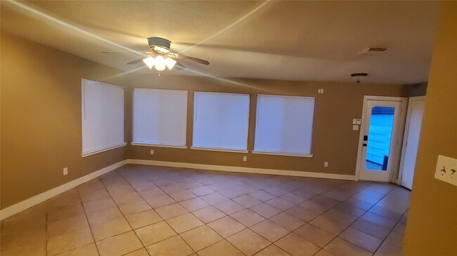 Building Photo - 6207 Spruce Bough Ct