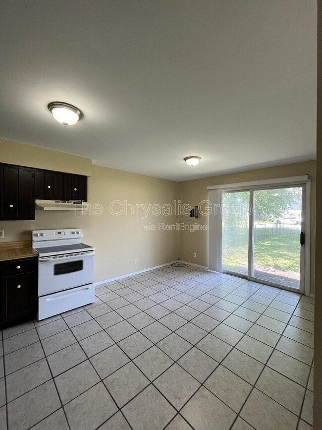 Building Photo - 424 Heritage Ln