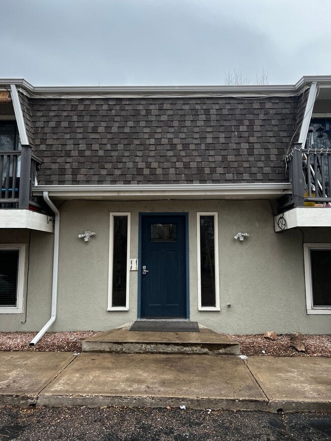 Building Photo - Locust312 (CW-KS)