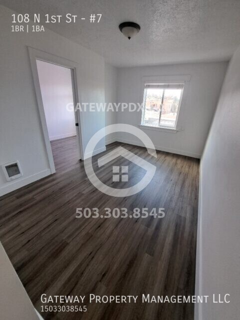 Building Photo - 108 N 1st St