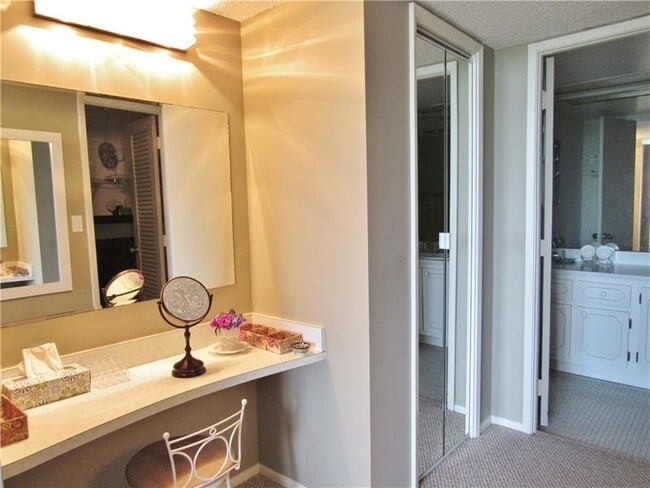 Building Photo - 2661 S Course Dr