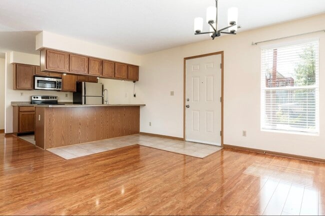 Building Photo - 5874 Beechwood Dr