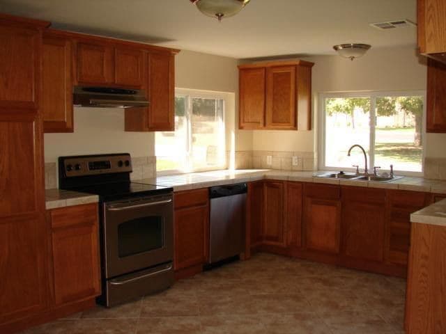 Building Photo - 223 E Independence St