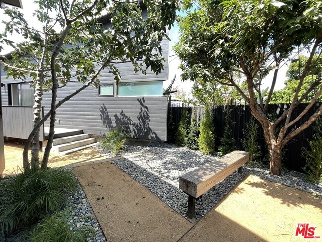 Building Photo - 5431 Homeside Ave