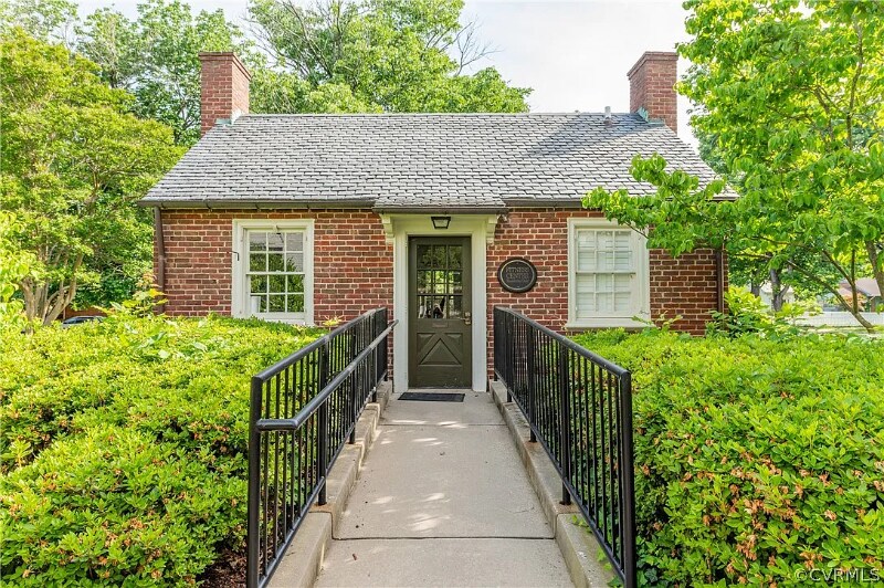 Building Photo - 36 E Lock Ln