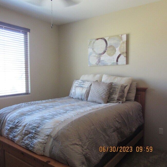 Building Photo - Beautiful Home with 57ft Boat Deep Garage! Can be rented Furnished or Unfurnished