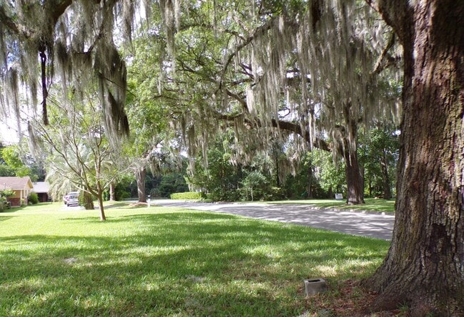 Street View - 711 SE 40th Ave