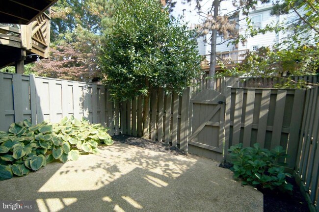 Building Photo - 6581 Cypress Point Rd