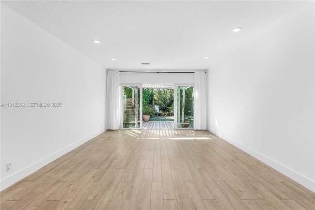 Building Photo - 1616 NE 5th St