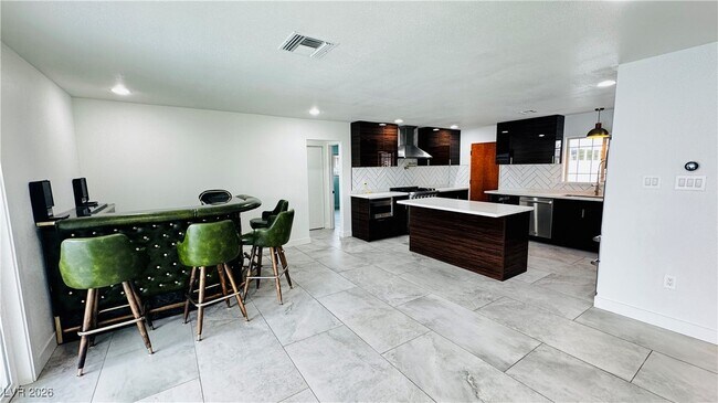 Building Photo - 2905 Mason Ave