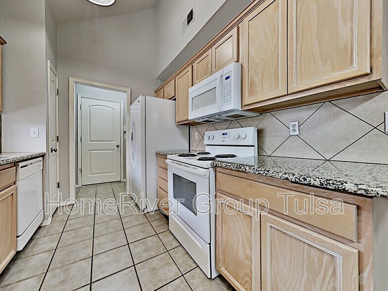 Building Photo - 10330 East 112th Pl S