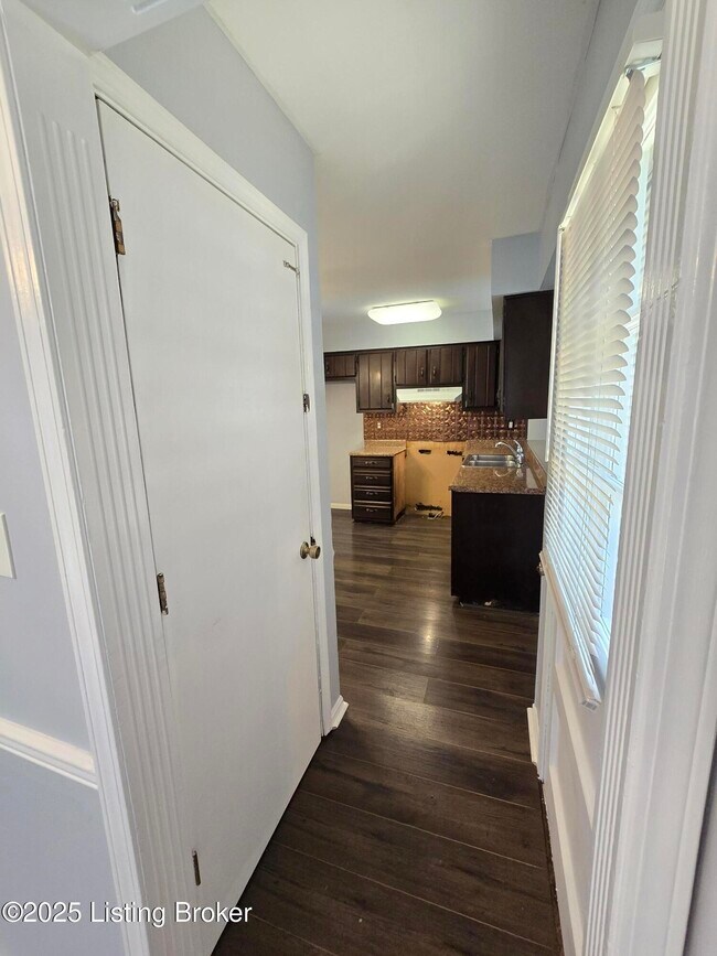 Building Photo - 9313 Le Beau Ct