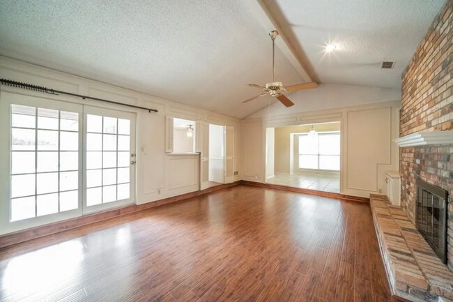 Building Photo - 2507 Radcliffe Dr