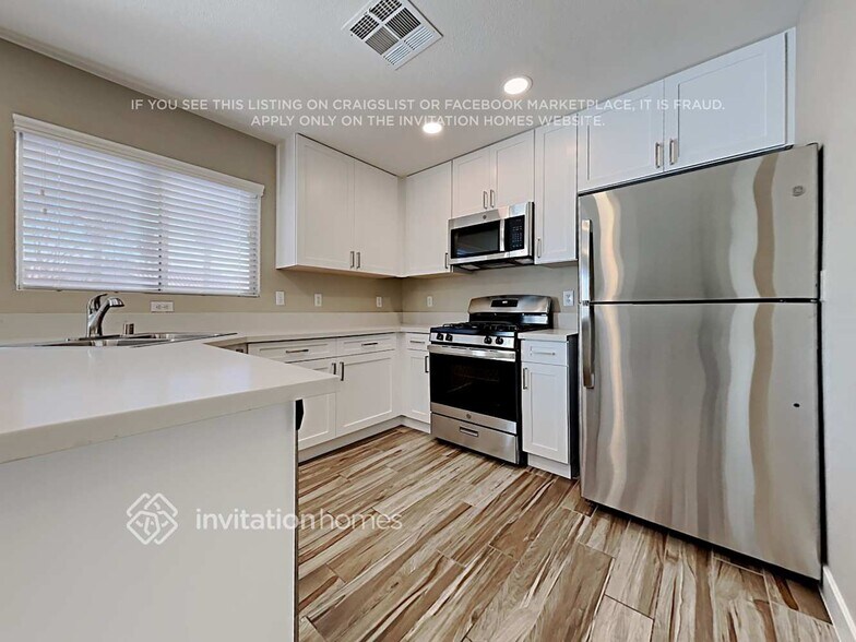 Building Photo - 7224 Scenic Desert Ct