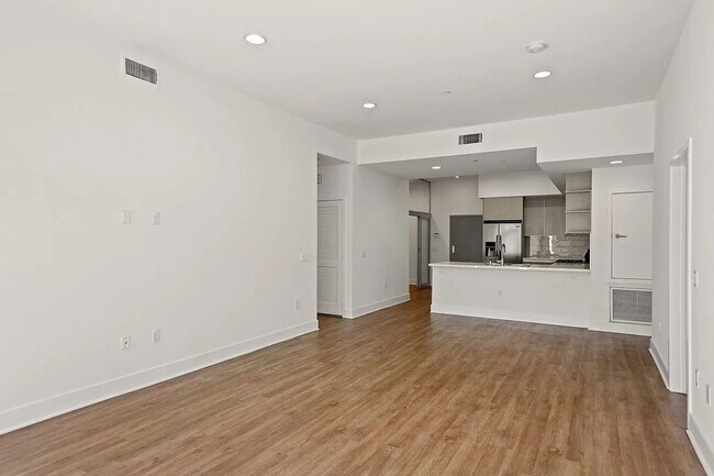 Interior Photo - 5308 Sepulveda Blvd