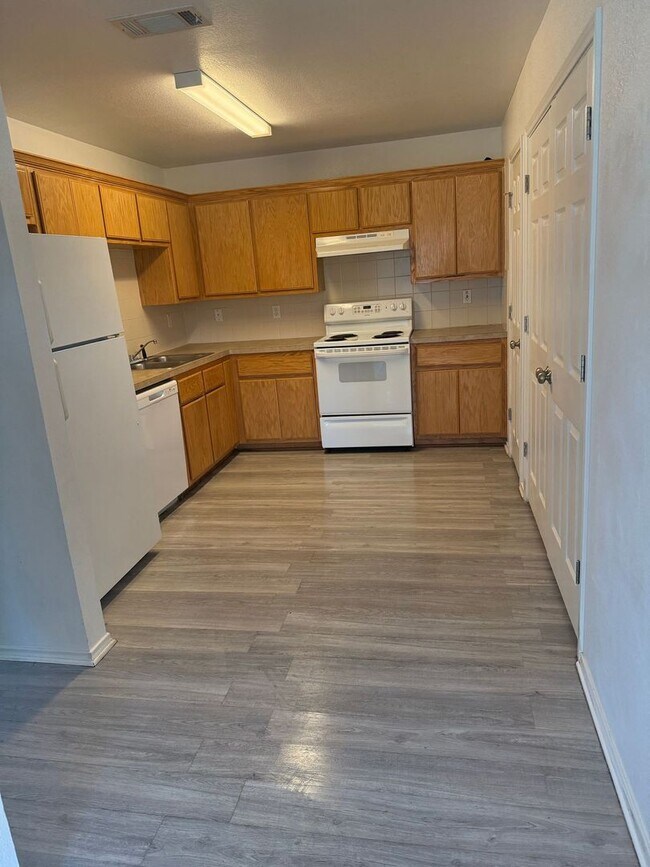 Building Photo - 3114 Janelle Dr
