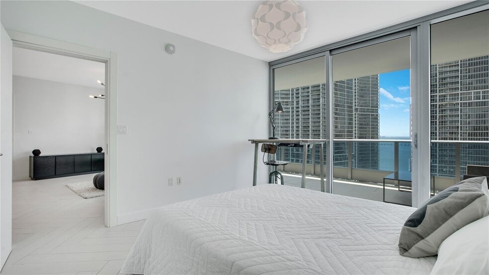 Building Photo - 200 Biscayne Boulevard Way