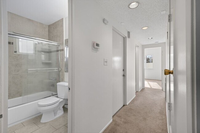 Building Photo - Moonstone