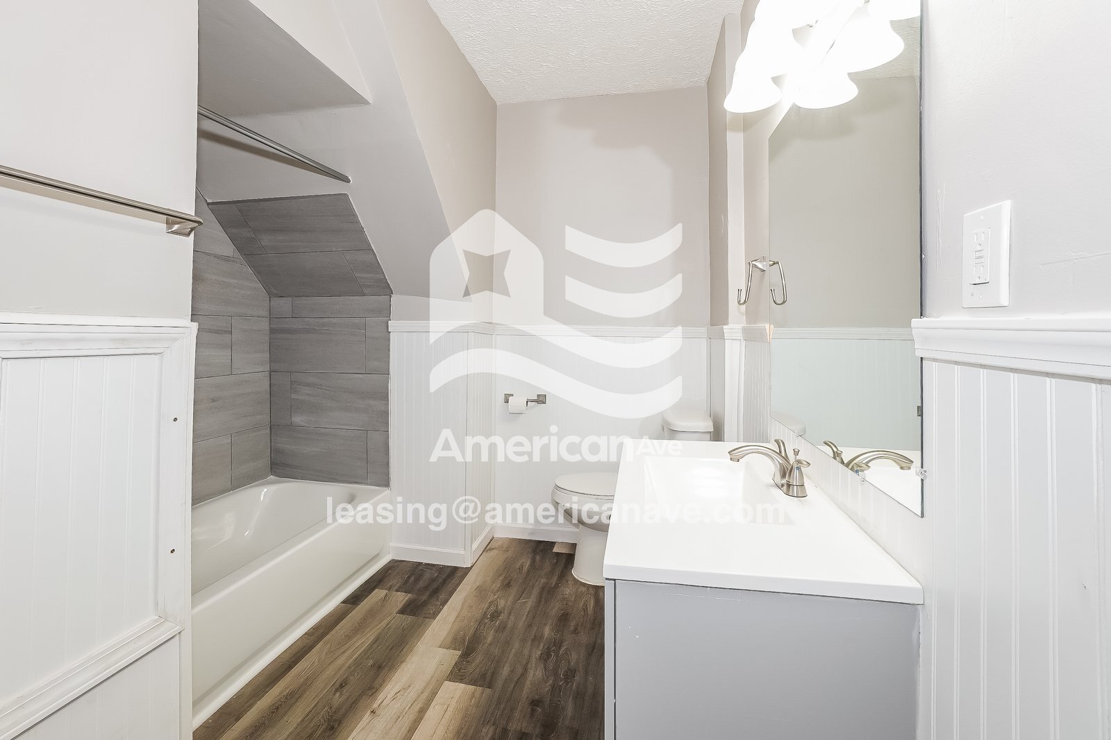 Building Photo - 724 Carlysle St