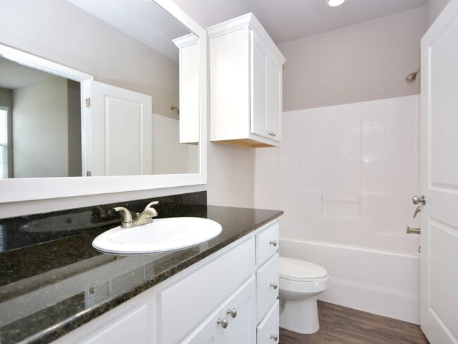 Building Photo - 3503 Summerway Dr