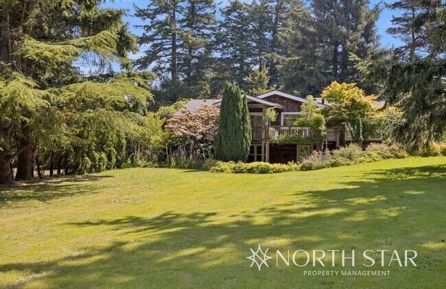 Building Photo - A Private Paradise Near Downtown
