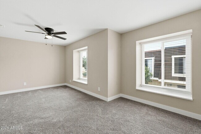 Building Photo - 8432 N 34th Dr