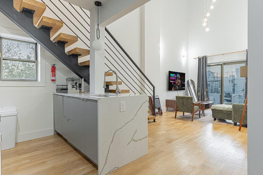 Building Photo - 1255 Decatur St