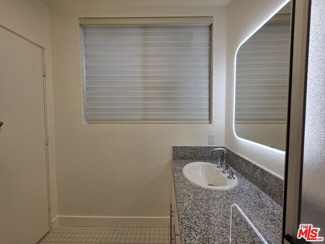 Building Photo - 1421 Greenfield Ave