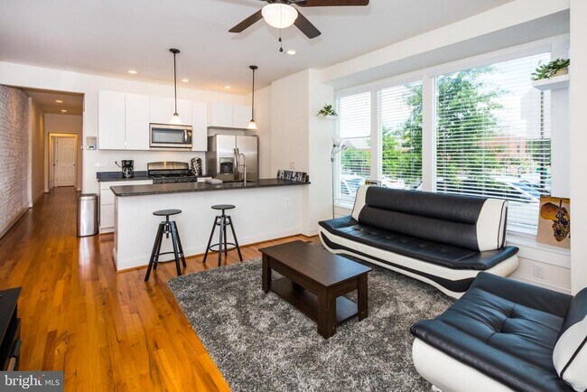 Building Photo - 600 S Linwood Ave