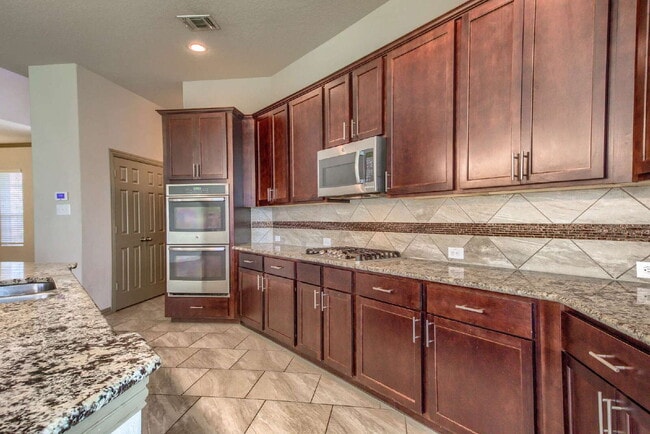 Building Photo - ****Go Big, Then Come Home to Comfort and Style!****