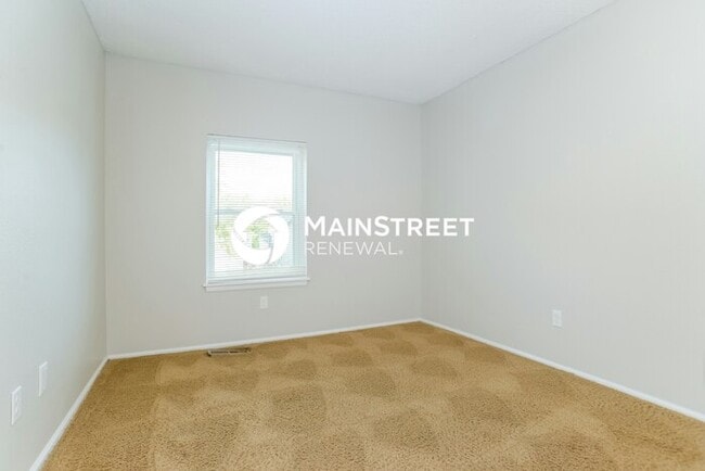 Building Photo - 5 Bedroom Pet-Friendly Home in OLATHE, KS ...