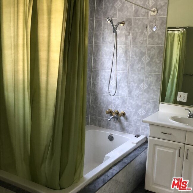 Building Photo - 8159 Aldea Ave