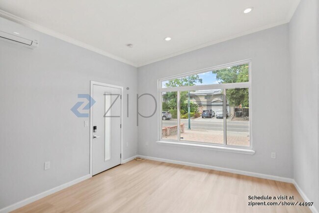 Building Photo - 1114 Lily Ave
