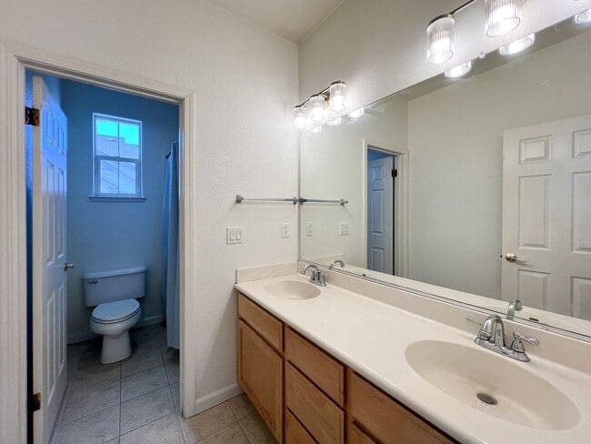 Building Photo - Three Bedroom Napa Home