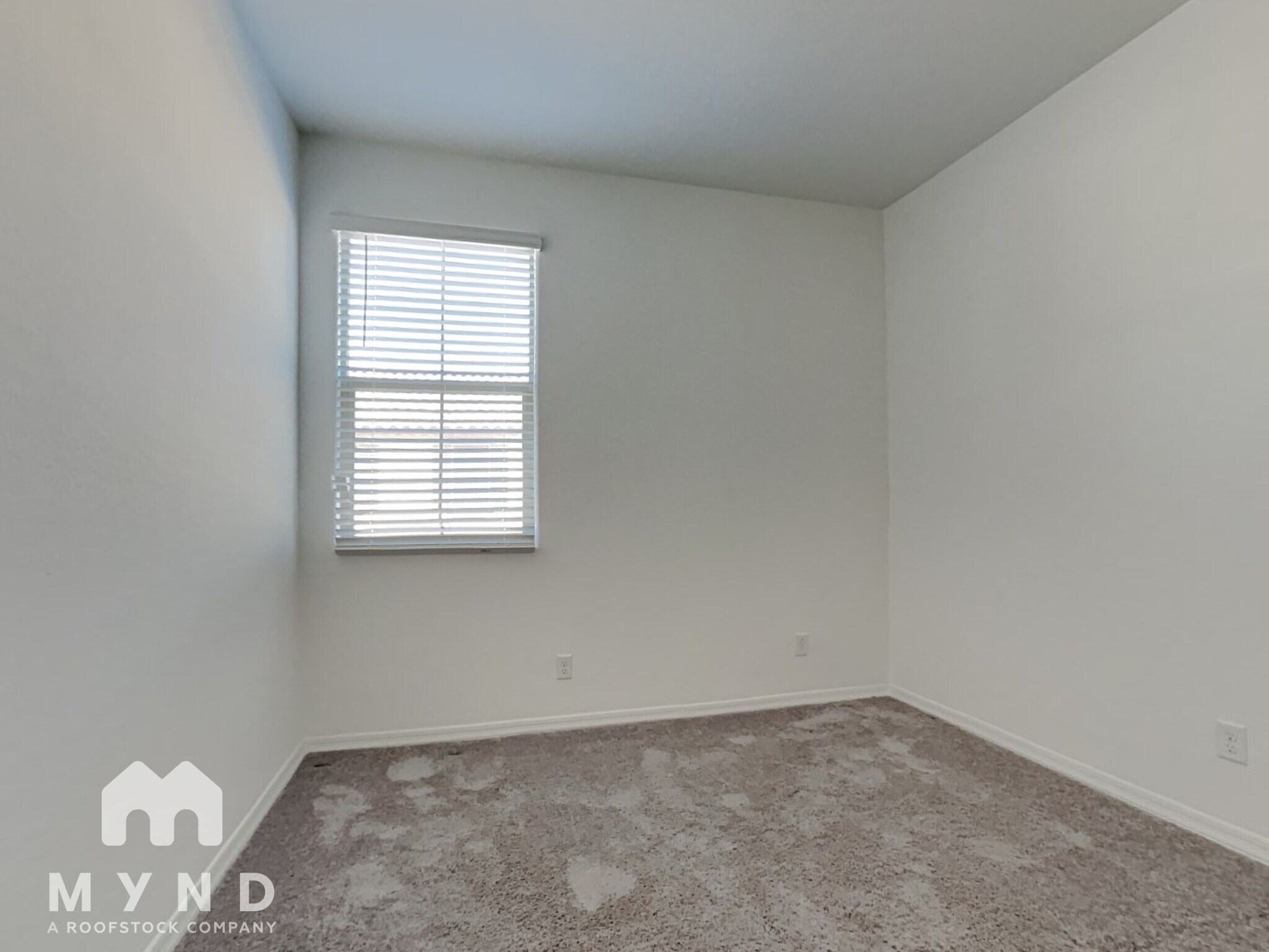Building Photo - 1066 S 151st Ln