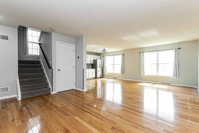 Building Photo - Beautiful 3 Bed, 4 Bath Home in Ephrata